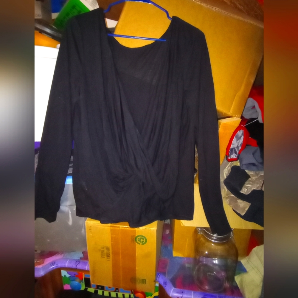 Ladies backless long sleeve blouse